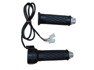 Maneta de accelerație cu comutator de 3 viteze